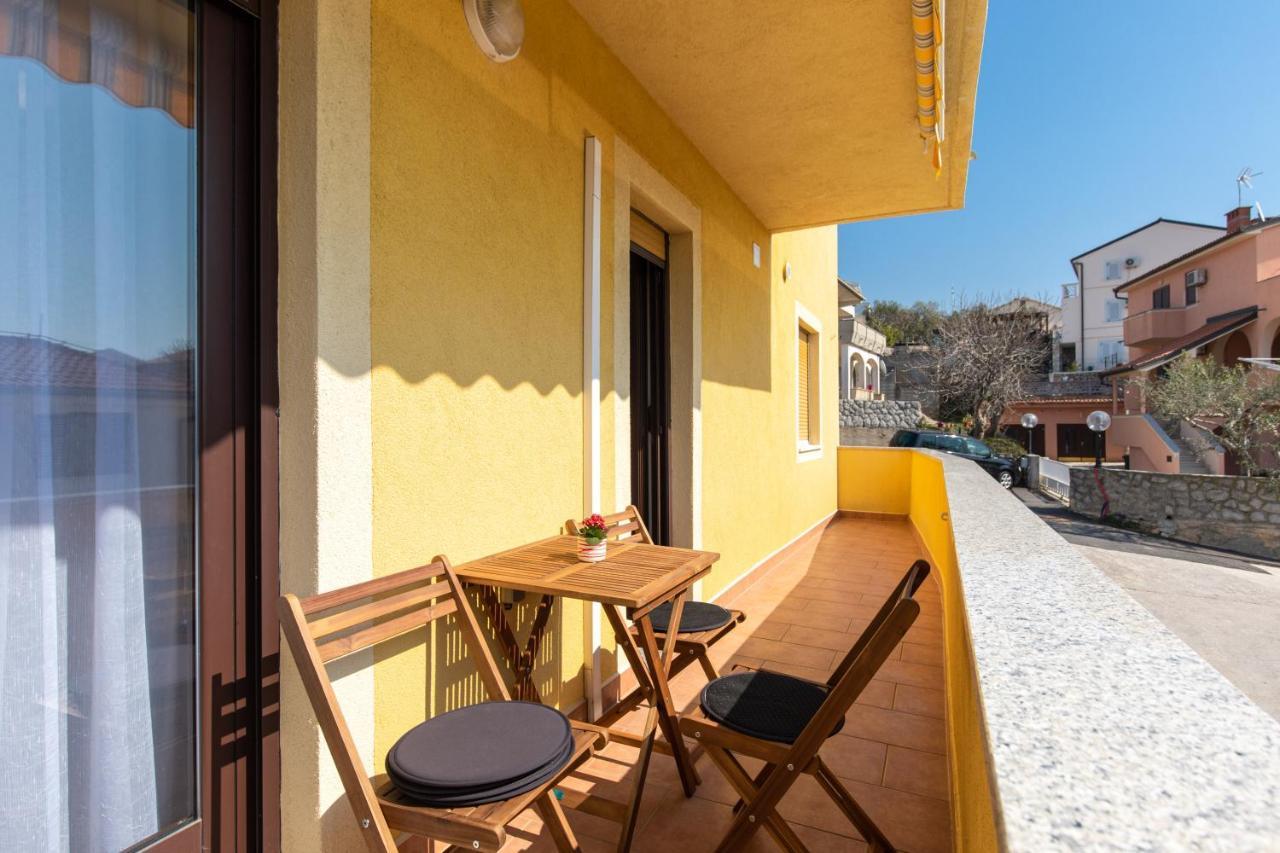 Apartment Julijana Krk Town Bagian luar foto