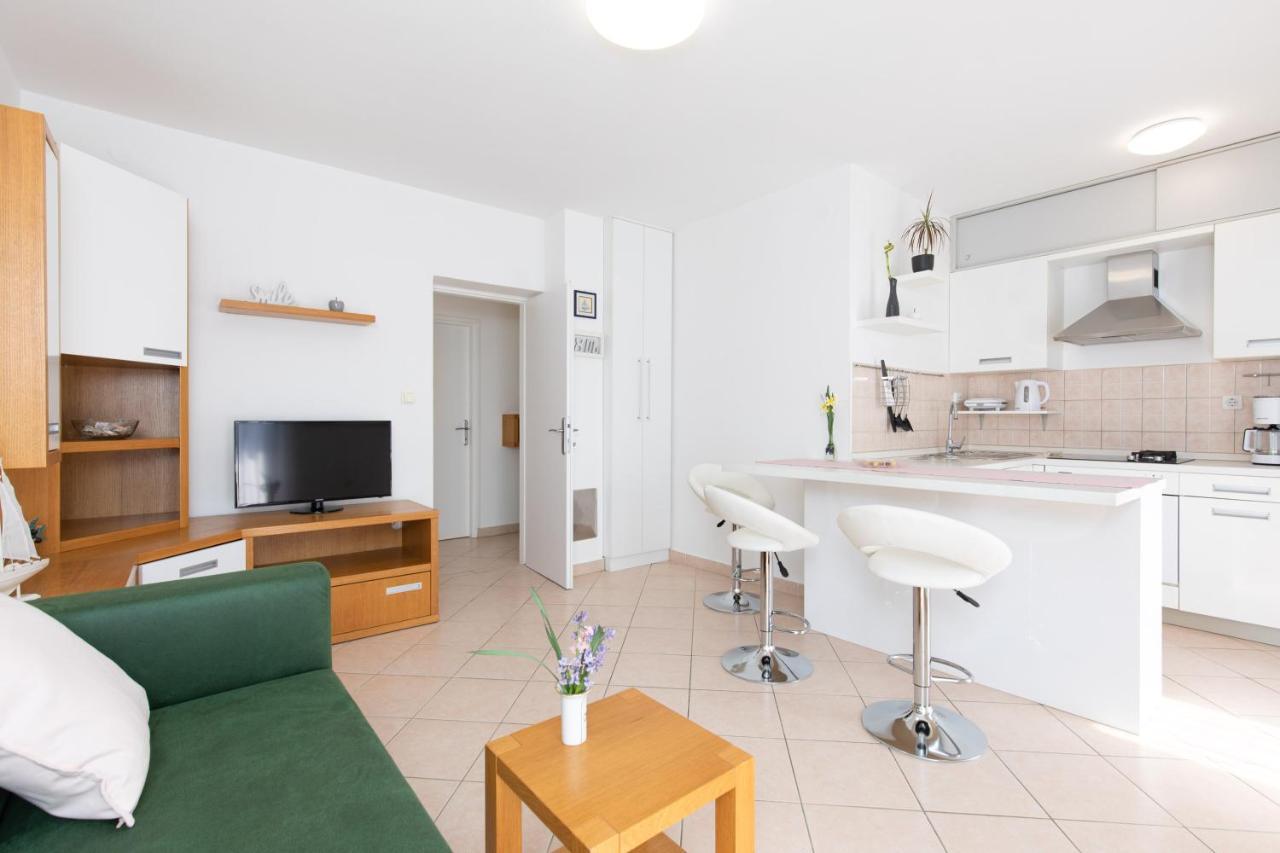 Apartment Julijana Krk Town Bagian luar foto