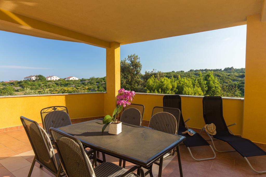 Apartment Julijana Krk Town Bagian luar foto